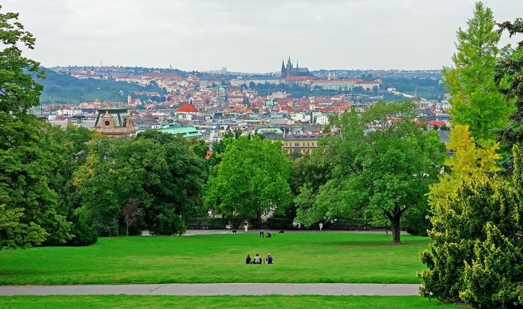 Modern Apartment Riegrovy Sady Praha Bagian luar foto
